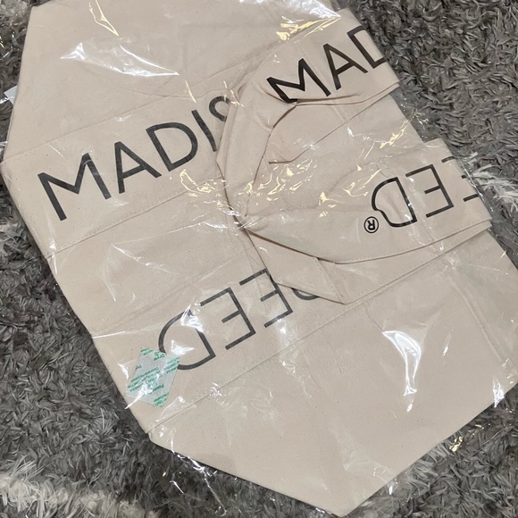 Madison Reed Market Tote - Picture 3 of 3